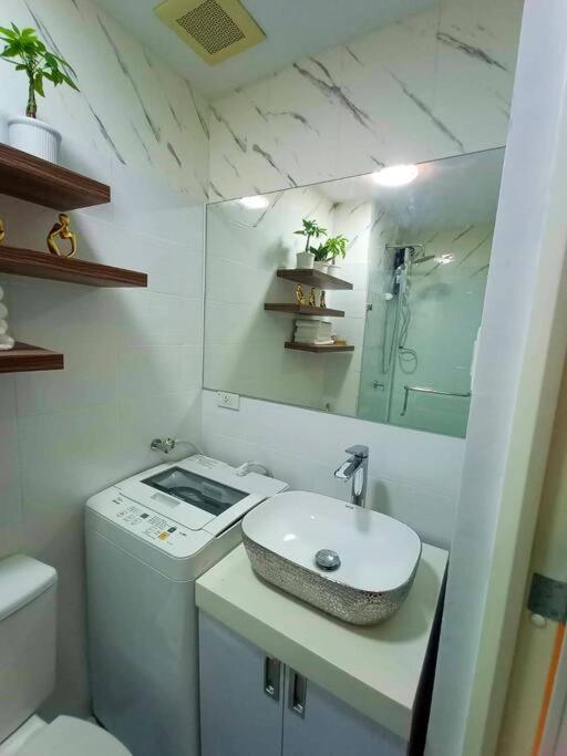 Cozy Studio Unit At Sun Residences 케손시티 외부 사진