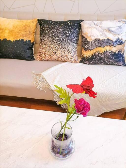 Cozy Studio Unit At Sun Residences 케손시티 외부 사진